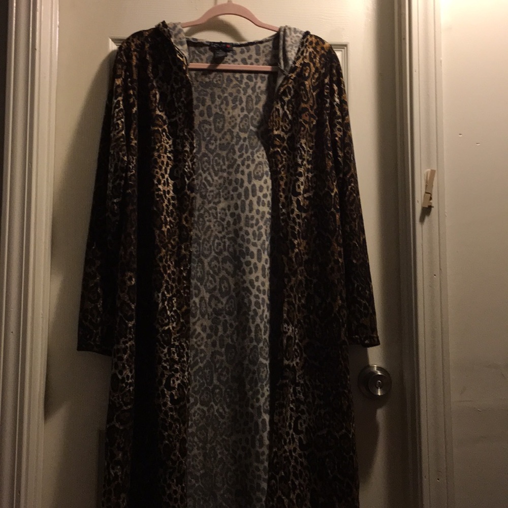 Leopard print long sleeve vest